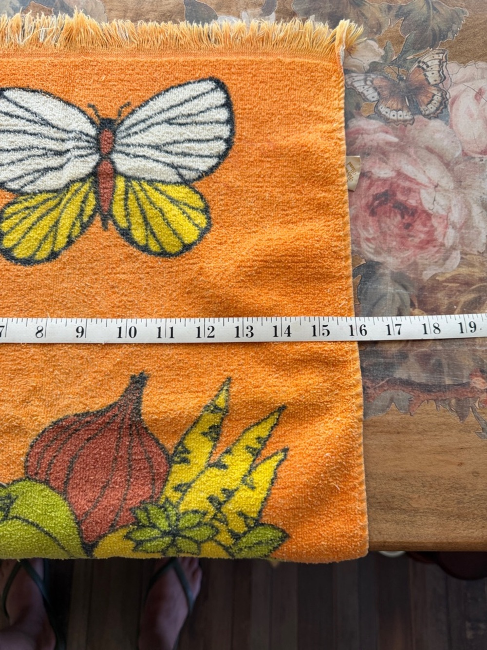 Vintage MCM 1970s Terry Cloth Kitchen Towel  Butterfly, Pepper Mill & Veggies - Picture 11 of 11